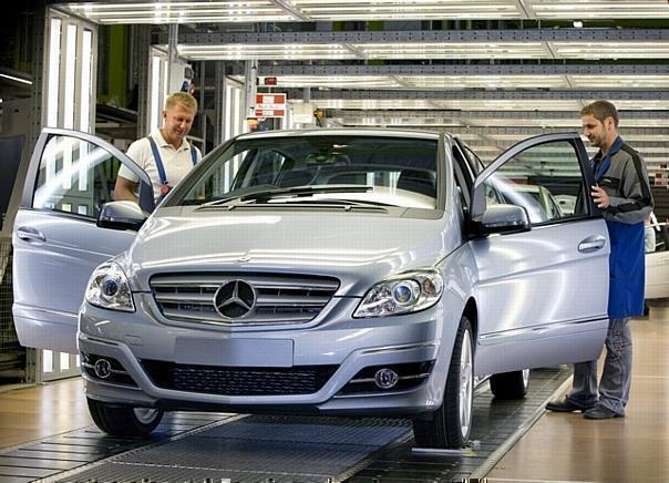 Im Jahr 2009 läuft die 500 000ste Mercedes-Benz B-Klasse im Werk Rastatt vom Band.